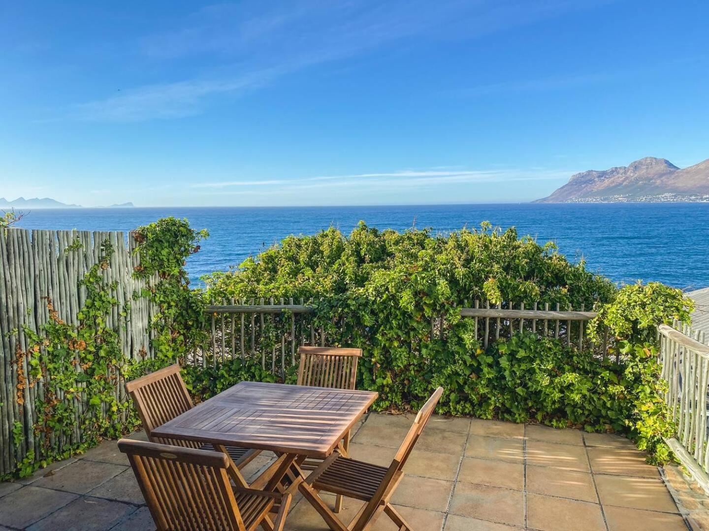 Modern Beach Apartment By Open Home Kalk Bay Ngoại thất bức ảnh